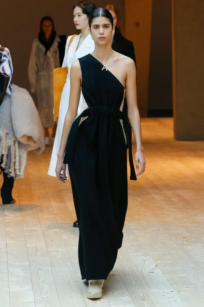 Look 26